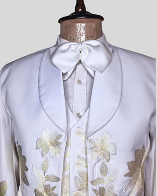 Men’s 3-Piece White Mariachi Suit – Floral Embroidered Blazer, Waistcoat & Pants | Wedding & Reception Wear