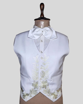 Men’s 3-Piece White Mariachi Suit – Floral Embroidered Blazer, Waistcoat & Pants | Wedding & Reception Wear