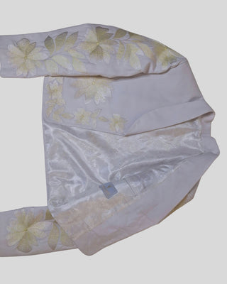 Men’s 3-Piece White Mariachi Suit – Floral Embroidered Blazer, Waistcoat & Pants | Wedding & Reception Wear