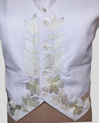 Men’s 3-Piece White Mariachi Suit – Floral Embroidered Blazer, Waistcoat & Pants | Wedding & Reception Wear