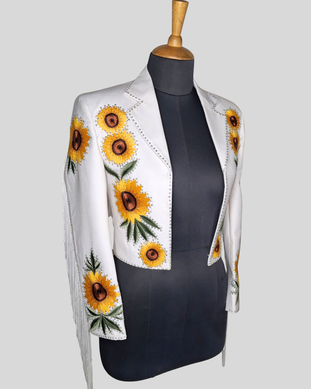 Women Country Western 2 Piece Suit – White Embroidered Crop Blazer with Shorts | Cowgirl Outfit for Party, Wedding & Cocktail Events