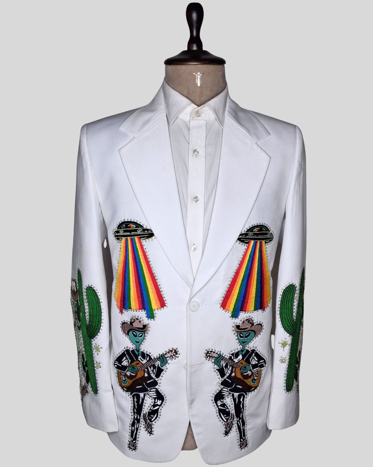 Men’s White Country Western Embroidered Blazer – Alien Cowboy Party Jacket, Rhinestone Detail, Concert & Festival Outfit
