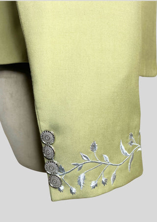 Men’s Olive Green Mariachi Charro 3-Piece Suit with Silver Embroidery – Elegant Wedding & Festival Outfit.