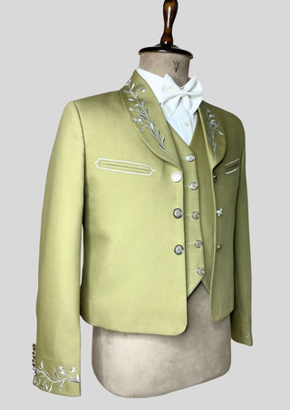 Men’s Olive Green Mariachi Charro 3-Piece Suit with Silver Embroidery – Elegant Wedding & Festival Outfit.