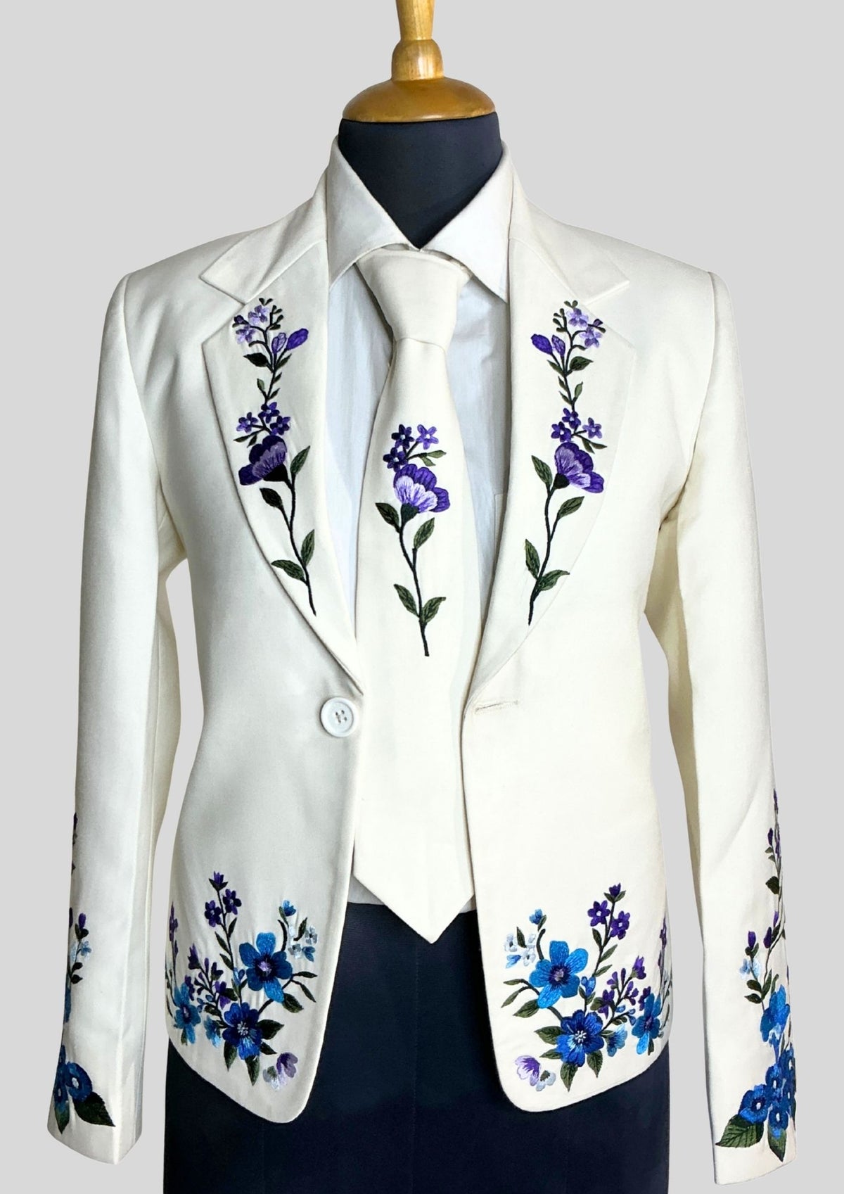 Women’s Ivory Floral Embroidered 2Piece Suit Set – Elegant Wedding & Cocktail Outfit