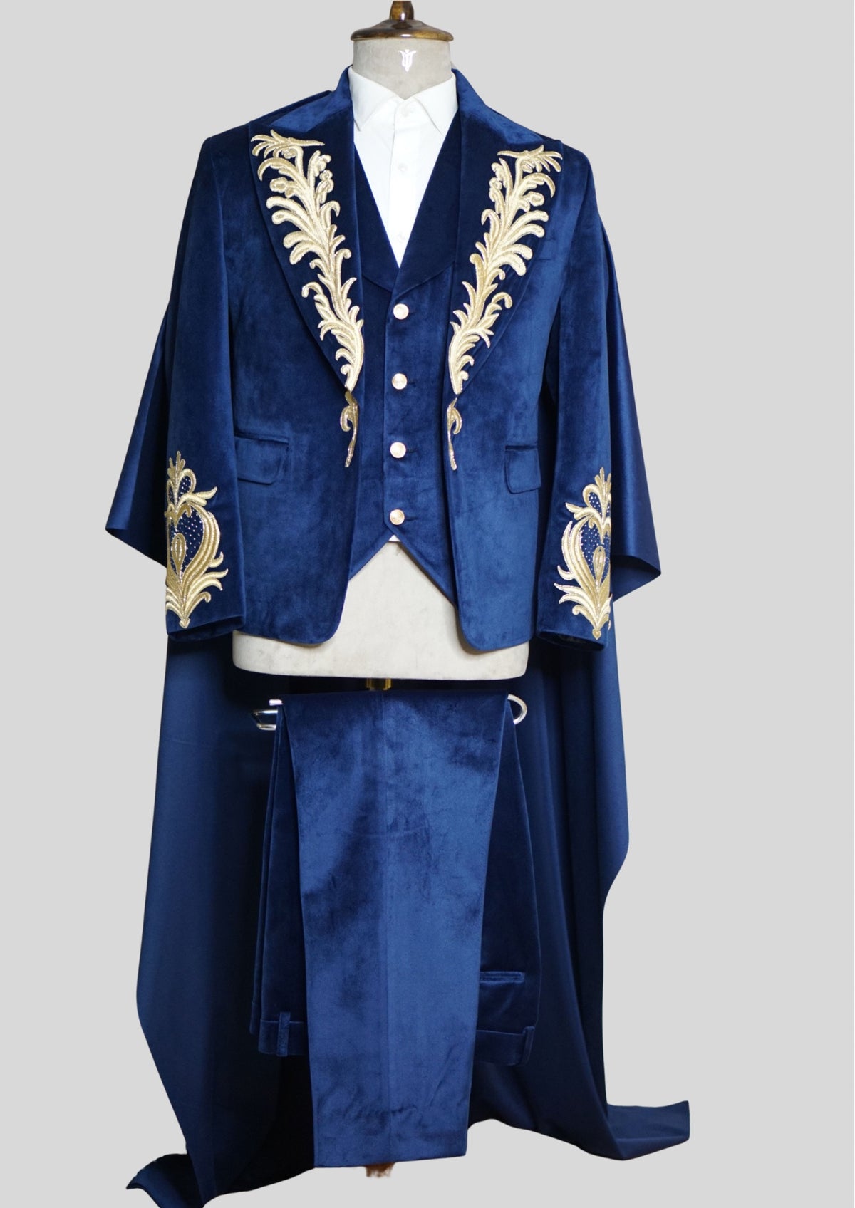 Men Blue Velvet Rococo Suit – Gold Embroidered Cape Theatrical Costumes Groom Suit