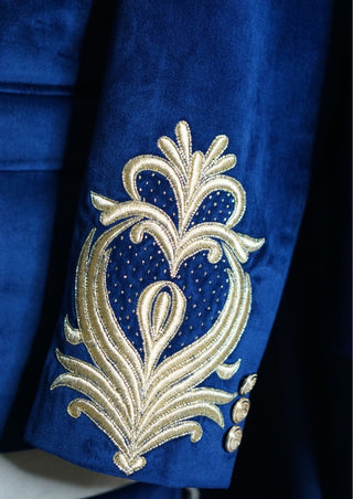 Men Blue Velvet Rococo Suit – Gold Embroidered Cape Theatrical Costumes Groom Suit