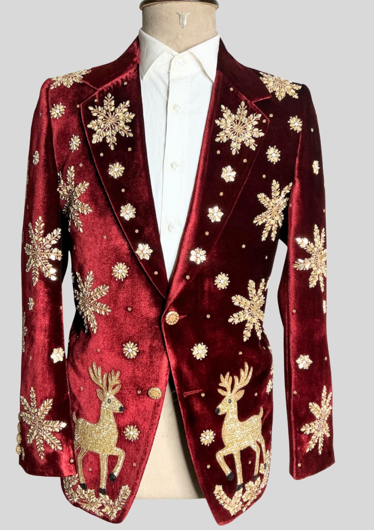 Men’s Maroon Velvet Christmas Embroidered Blazer – Reindeer & Snowflake Handwork Festive Party Jacket