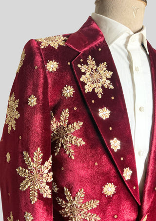 Men’s Maroon Velvet Christmas Embroidered Blazer – Reindeer & Snowflake Handwork Festive Party Jacket