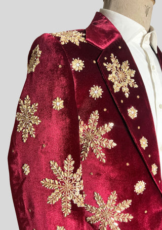 Men’s Maroon Velvet Christmas Embroidered Blazer – Reindeer & Snowflake Handwork Festive Party Jacket
