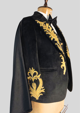Men Black Velvet Rococo Suit – Gold Embroidered Cape Theatrical Costumes Groom Suit