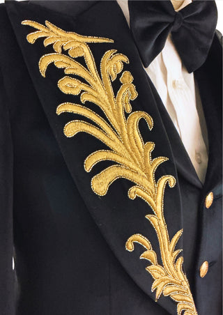 Men Black Velvet Rococo Suit – Gold Embroidered Cape Theatrical Costumes Groom Suit