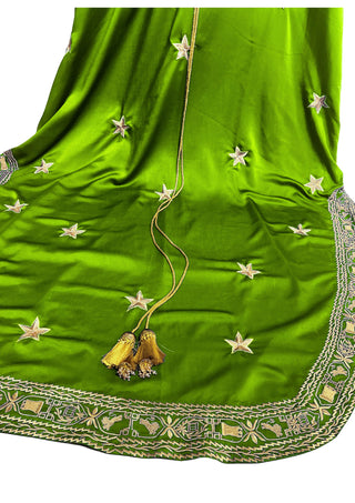The 'Forest Queen' Cloak — Emerald Majesty & Gilded Enchantment